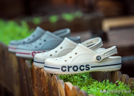 今夏最流行的凉鞋竟然都是透明的,今夏最值得入手的一款凉鞋