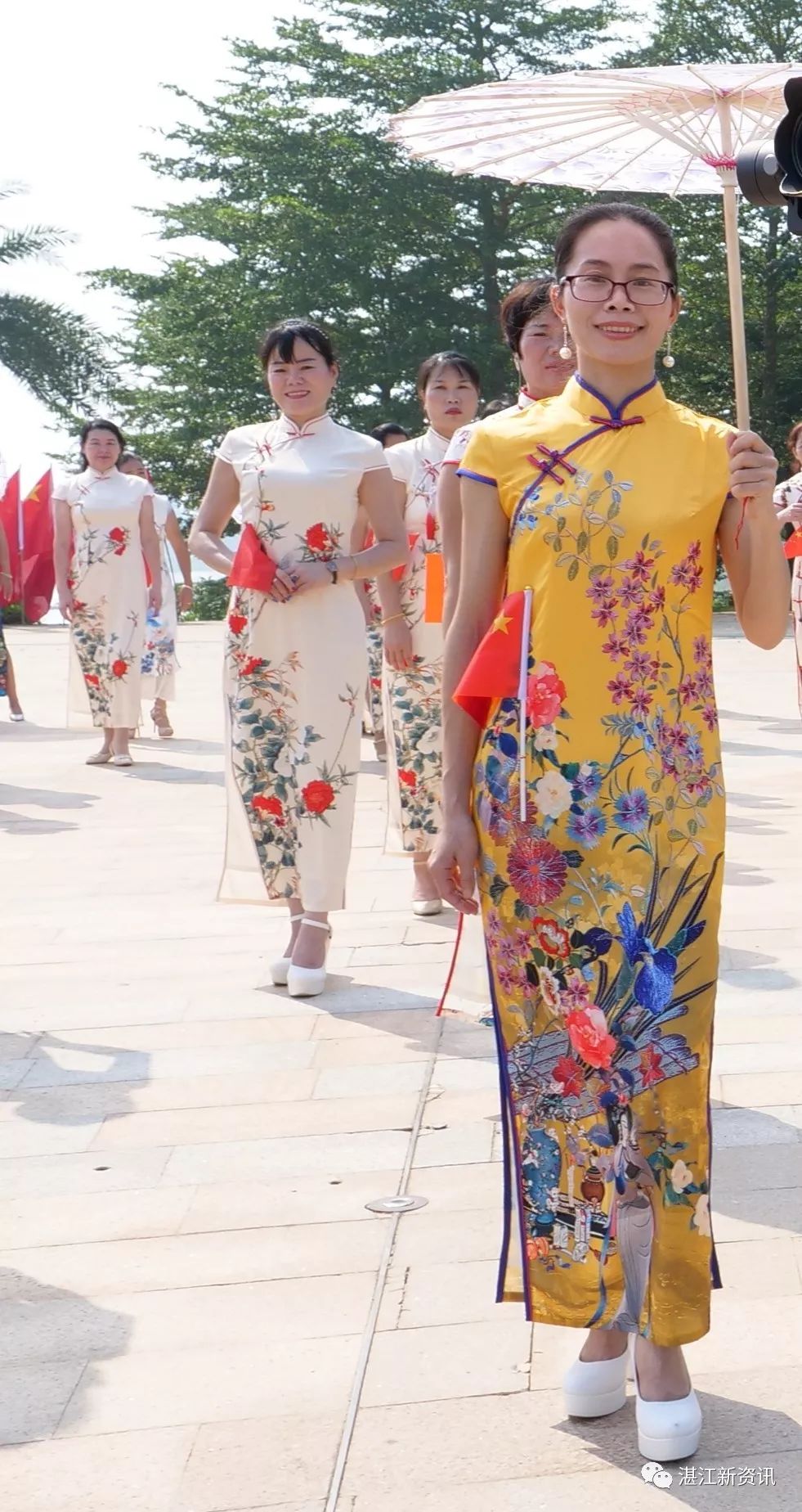 惊艳全国、破世界纪录!455名旗袍佳丽云集湛江遂溪玥珑湖
