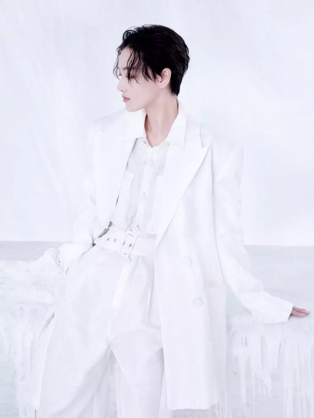 张馨予短发又飒又美,张馨予帅气超短发