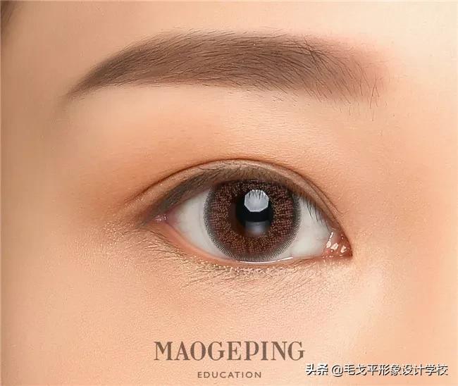 日常眼妆这样画自然清爽更耐看,日常眼妆小技巧三步轻松搞定眼妆