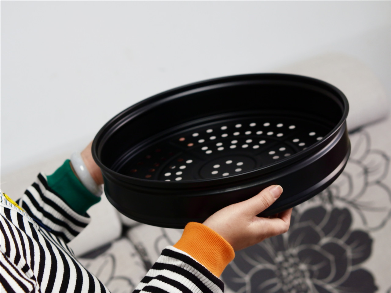 英国帝伯朗灵感系列紫钻钛金多用锅让居家烹饪变的快乐起来