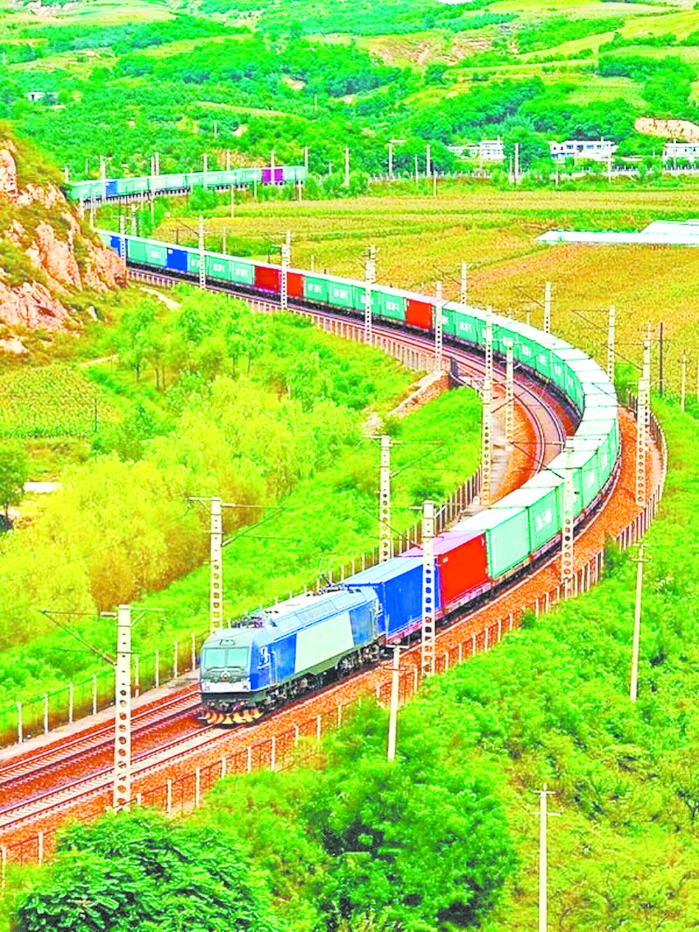 开行中欧班列突破15000列,首趟中欧班列十四欧集结班列开行