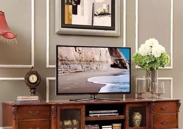 电视挂墙与放电视柜的优缺点,悬空电视柜和落地电视柜的优缺点