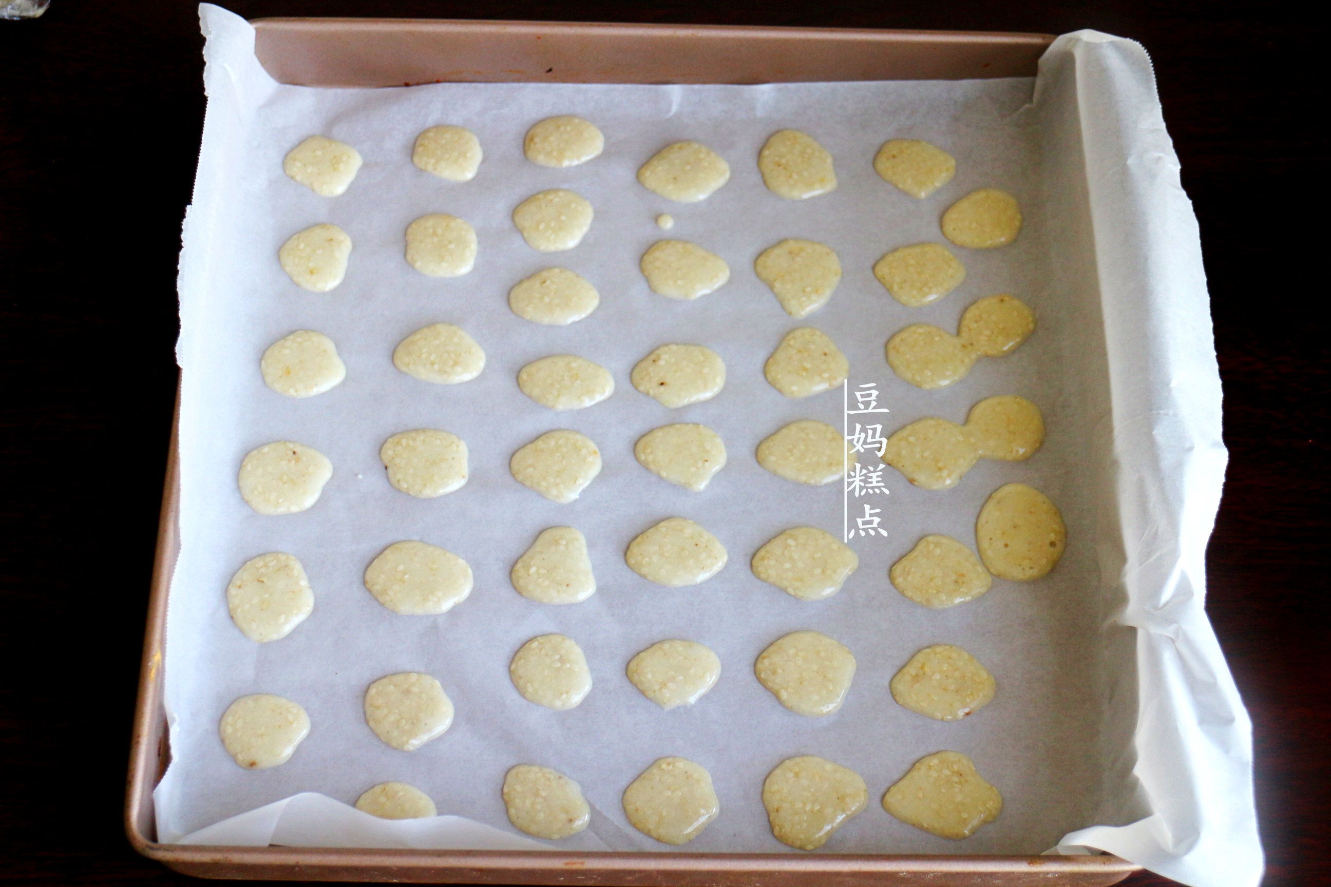 怎么在家做简单的芝麻薄饼,芝麻面糊饼怎么做