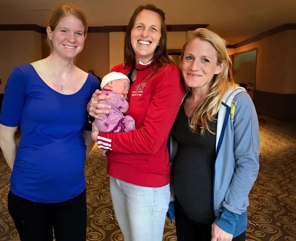 生孩子前11天,她跑了一场全马,3小时07分完赛