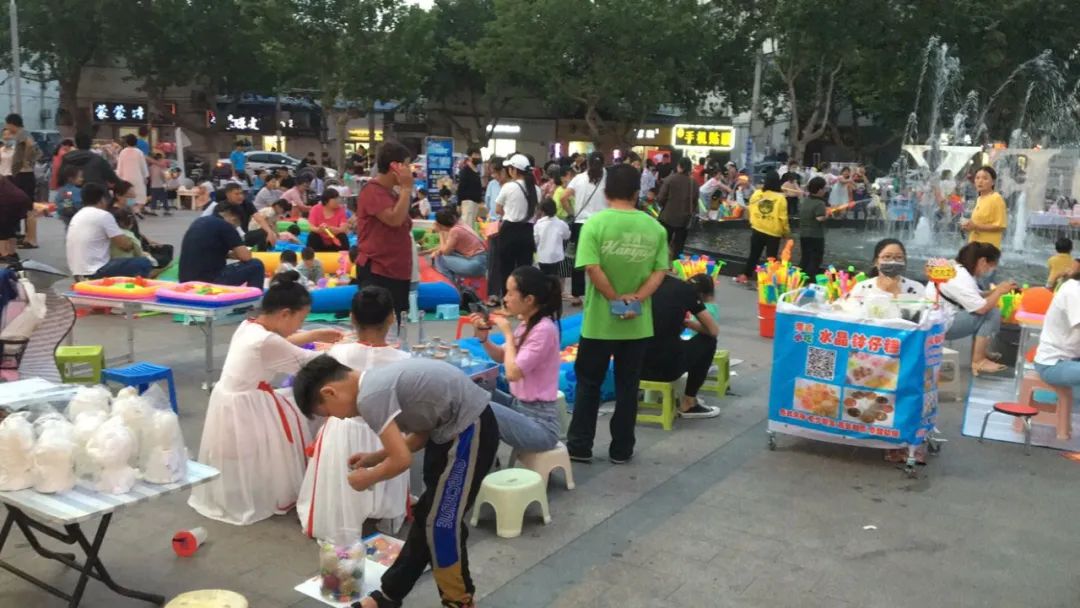 图说地摊经济人生百态,丰县地摊费