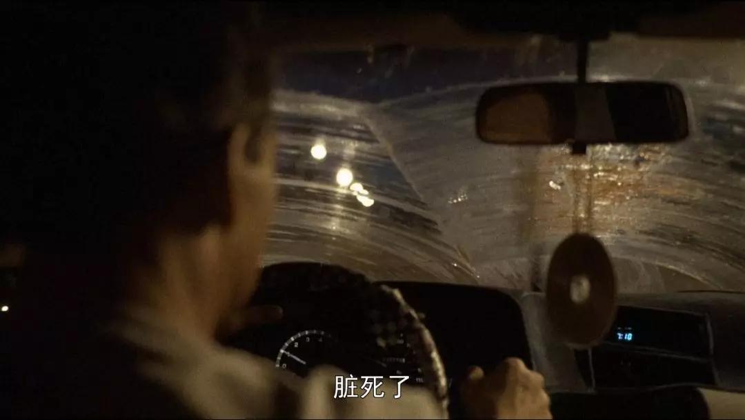 一部被低估的黑色幽默经典电影,一部极具讽刺意味的黑色幽默电影