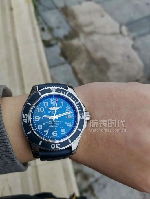 网友晒自己微信好友数量,网友晒1300手表