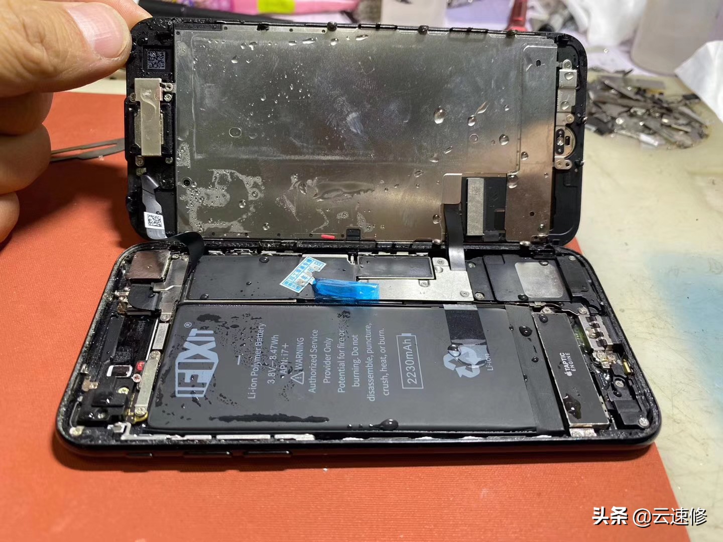 手机不开机了是电池坏了吗,手机无电池自动开机