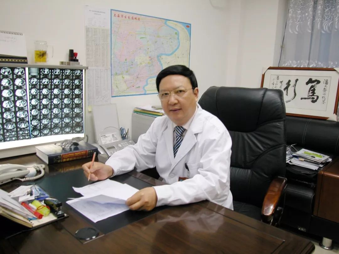 “让病人尽可能多活下去！”这位来自*警武**医院的医生，真牛