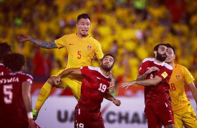 郜林上场五分钟就抽筋,郑智郜林