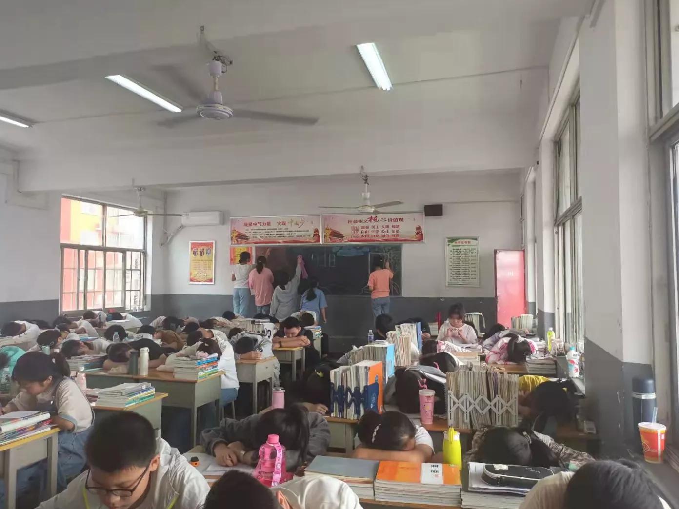 家校共育解决班级问题,家校共育孩子出现的问题有哪些