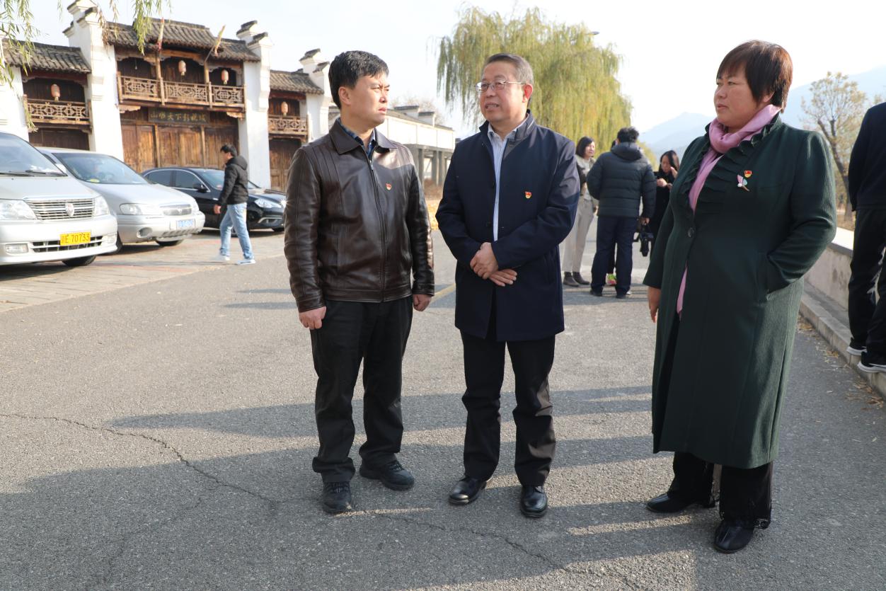 太师屯镇中心小学唱响清水河畔的生态文明教育之歌——北京教育新闻中心集体采访走进太师屯镇中心小学