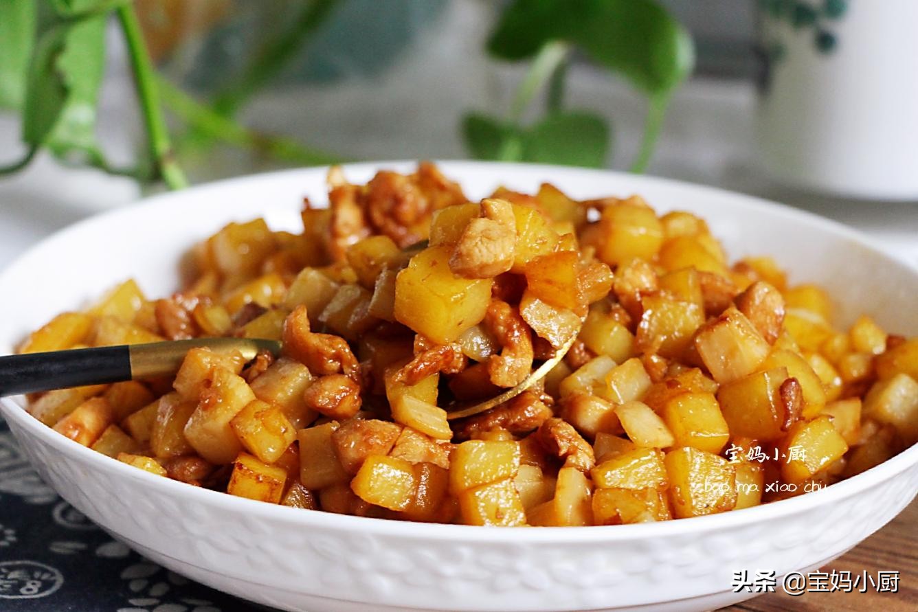 鸡肉炖土豆怎样做不腥不柴好吃,怎么清炖鸡肉又嫩又烂不老不柴