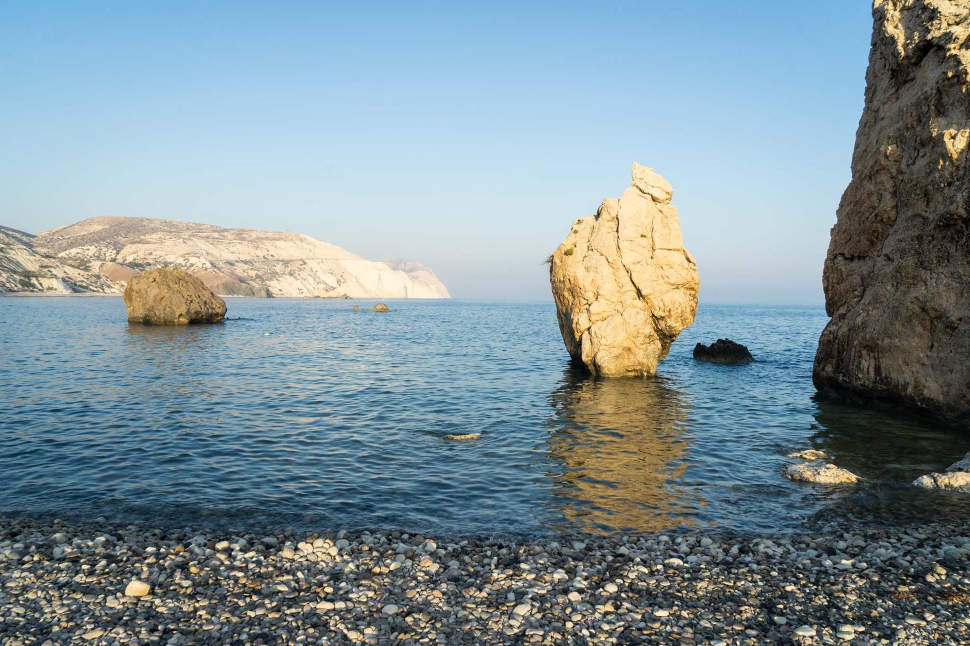 葡萄酒香水比法国牛，30万元别墅加绿卡，免费落地签看超美海滩！