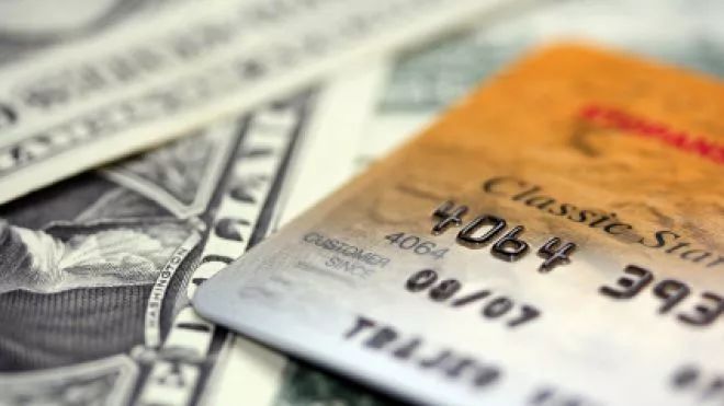 信用卡额度被降意味着什么,信用卡提醒可能被降额