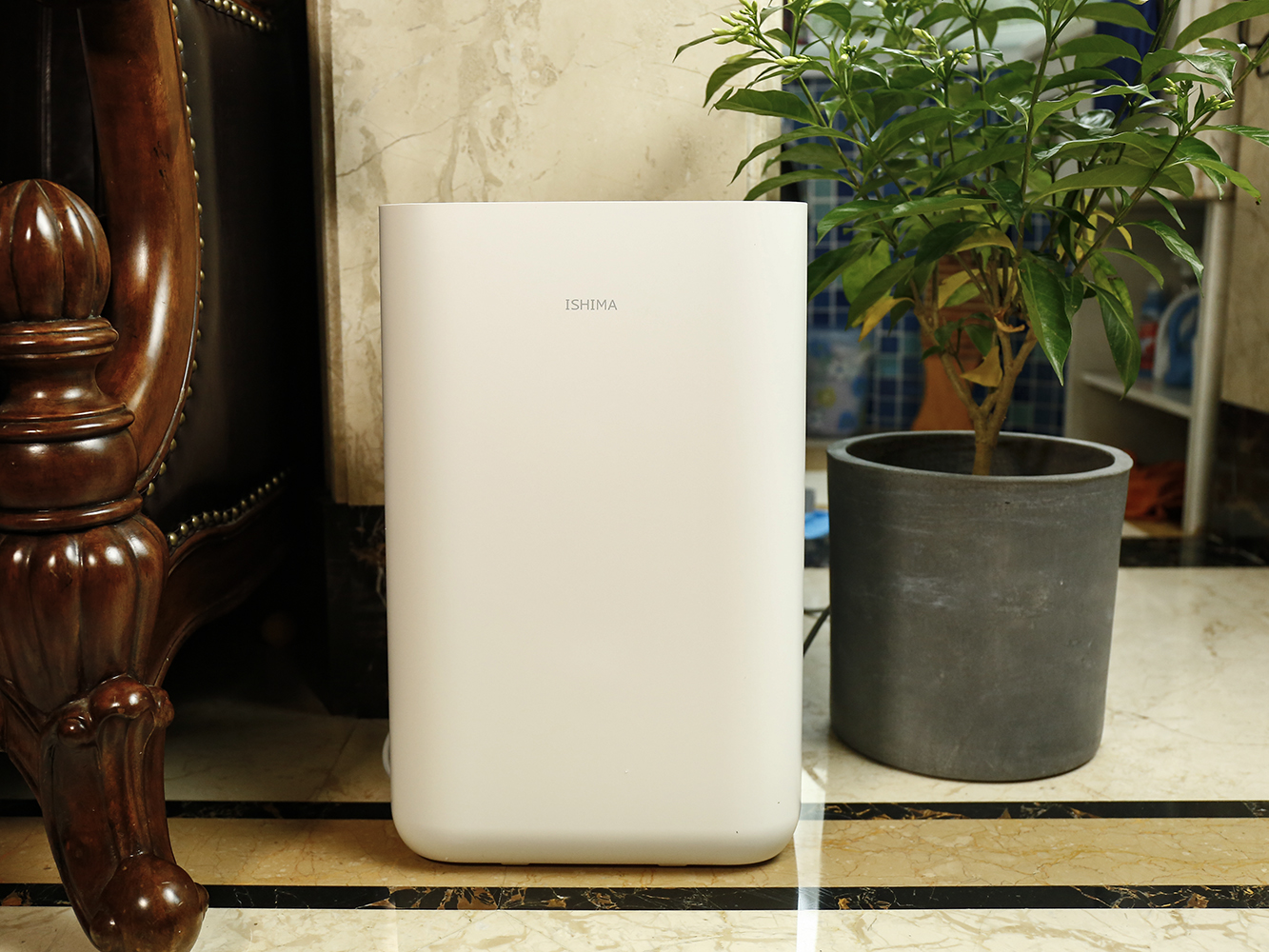 在这难受的黄梅天里，拥有伊岛*湿机除**是一种幸福