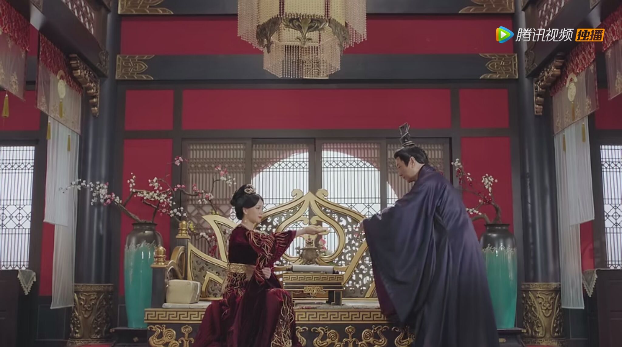 凤弈郎昆和皇后的关系,凤弈郎昆本性暴露与皇后反目
