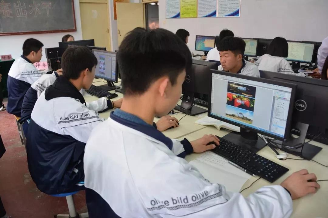 计算机平面设计专业做什么最吃香,中专学计算机平面设计出路和薪水