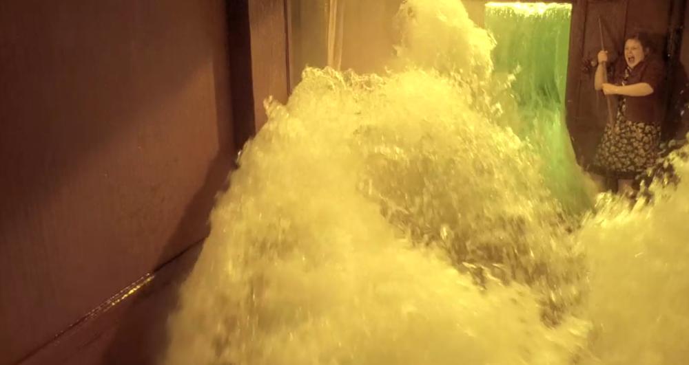 一部人吃人的荒诞喜剧，进了法国孙二娘的黑店，吃与被吃你没得选