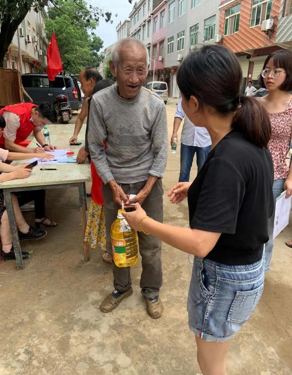 无惧风雪严寒坚守战役一线,不惧风雨救援