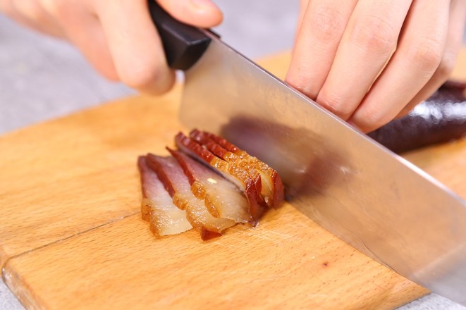 炒腊肉要不要生姜和蒜,炒腊肉要不要加水