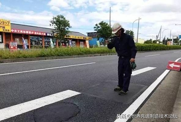 英国发明的道路修补液，绝对是修路神器
