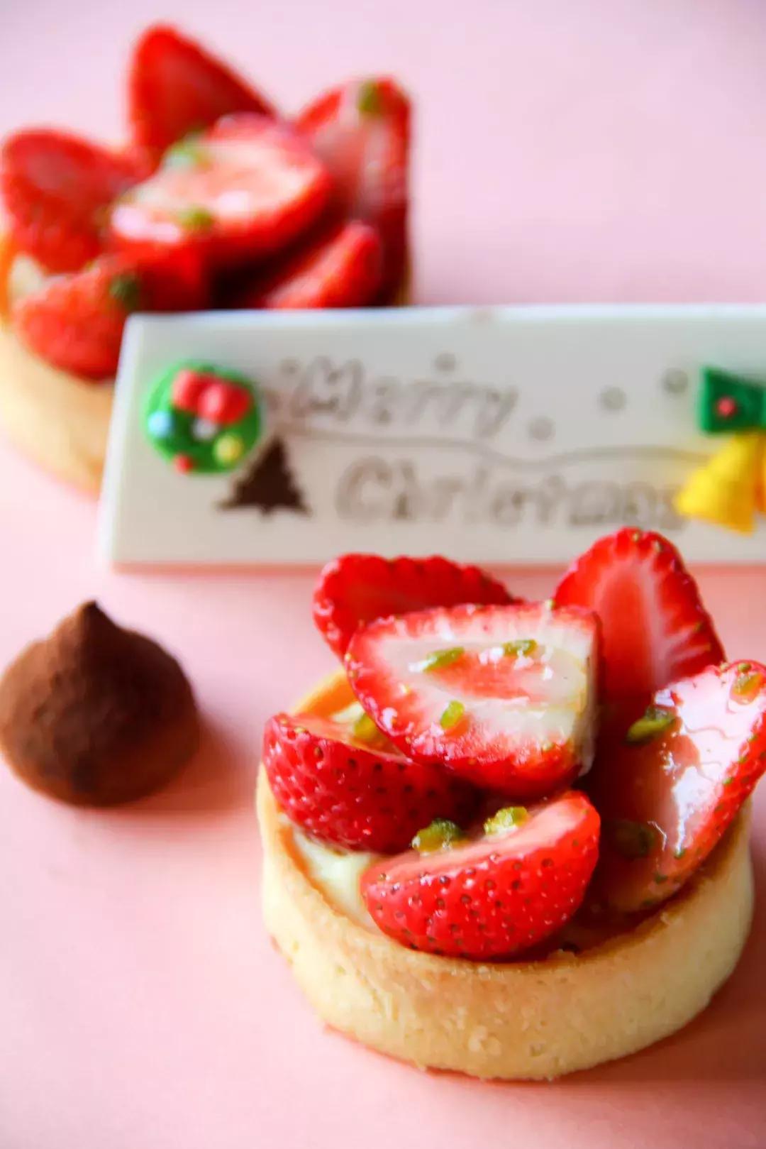 偷吃了一口圣诞老人的点心，找回少女心｜涵碧楼·LBar