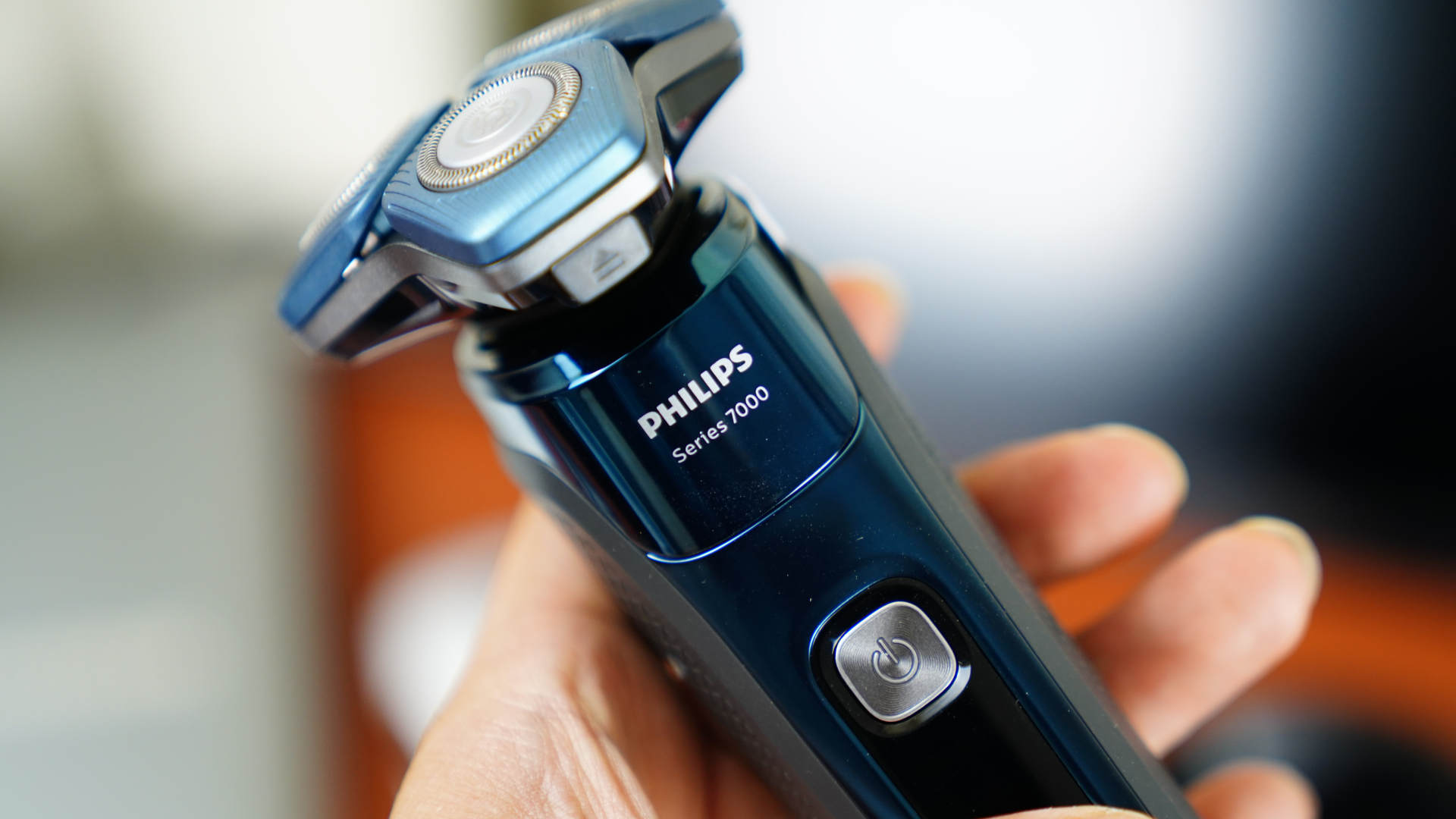 络腮胡用飞利浦剃须刀评测,飞利浦s7000功能介绍