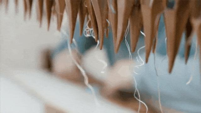 一群中国女工,做出比爱马仕还贵的奢侈品,拍出332万