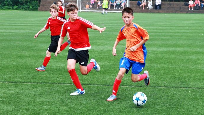 中国足球青训新革命,利物浦青训怎么进