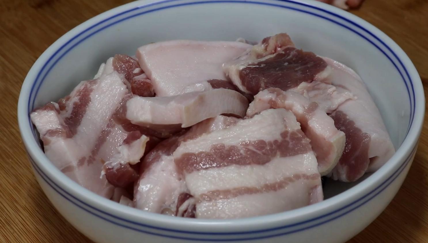 五花肉最好吃的做法q弹软烂,五花肉这种做法比烤肉更好吃