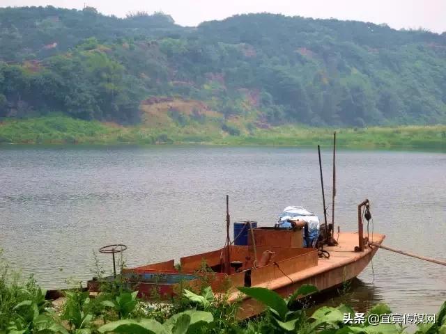 2块钱坐一次轮船,2块钱轮渡游览千亿夜景