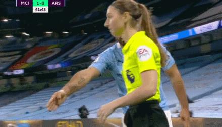 耍流氓!女议员:阿奎罗以为他是谁?这样的行为是不可接受的