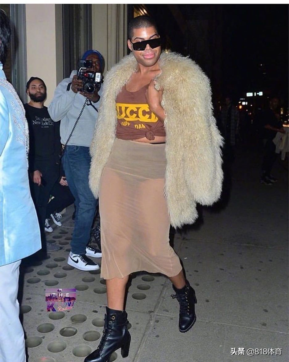 魔术师祝同性恋儿子EJ酱28岁生快:继续让你的光芒闪耀吧我爱你