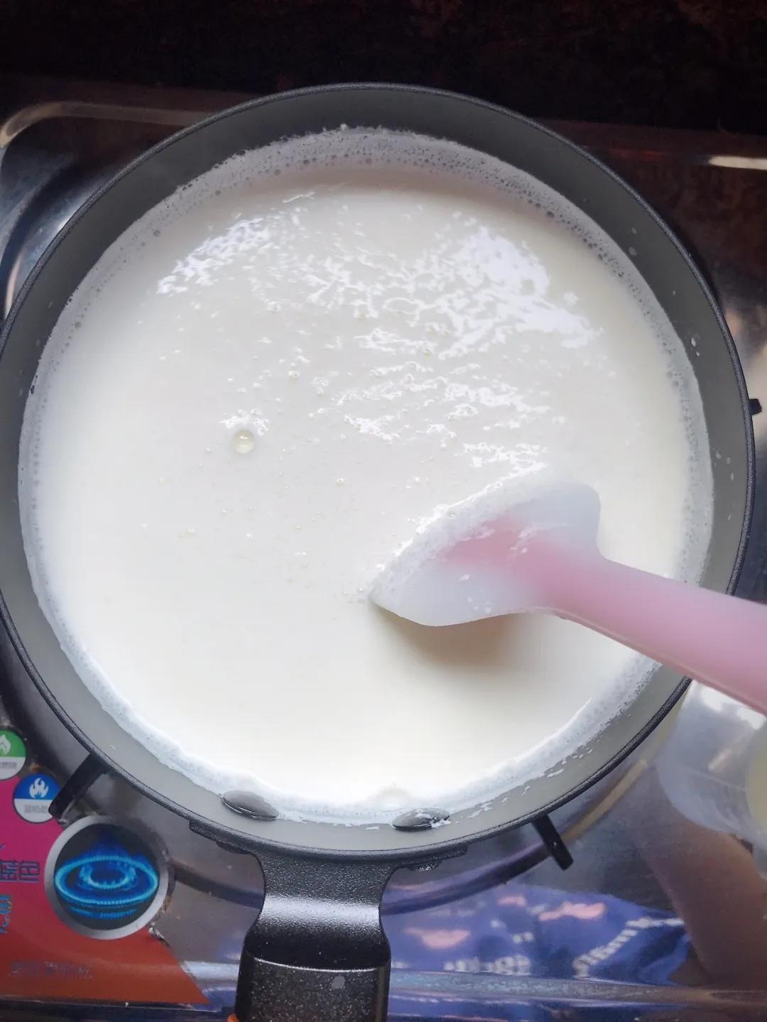 没有淡奶油奶酪怎么做奶油,牛奶黄油淡奶油奶酪