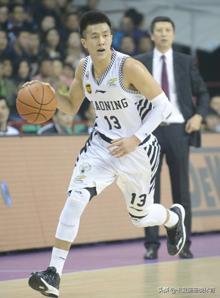 中国篮球明星郭艾伦高清照,篮球健将郭艾伦