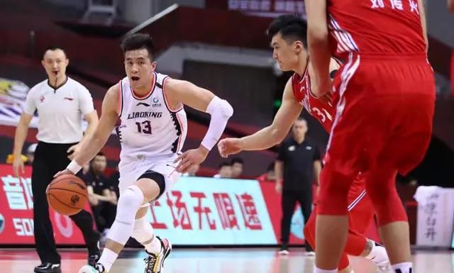 郭艾伦谈换帅,郭艾伦一个人扛起了辽篮大旗
