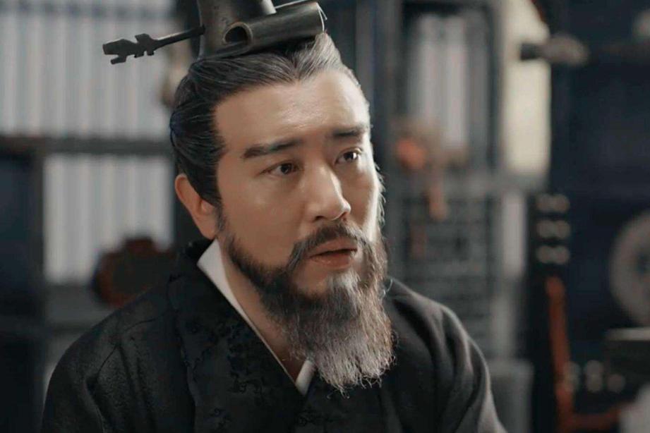 曹操为什么能被称为一代枭雄,曹操不愧为一代枭雄