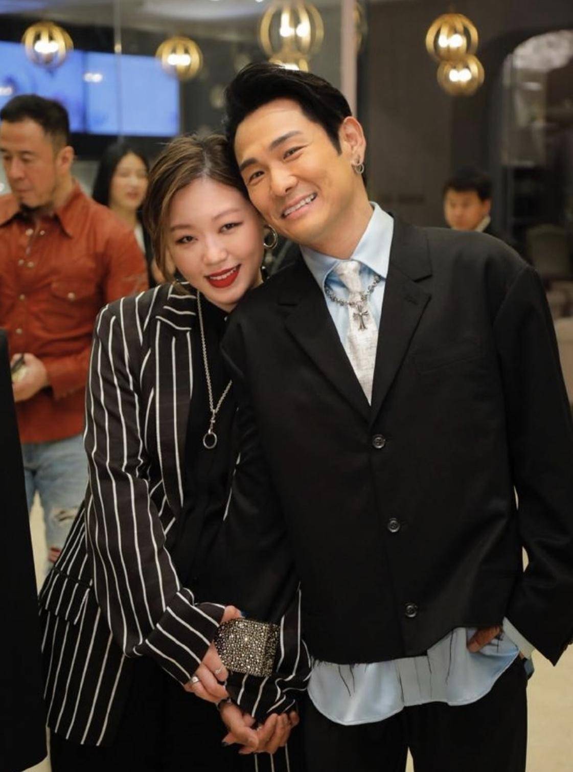 忘年恋真爱夫妻,重庆忘年恋夫妻