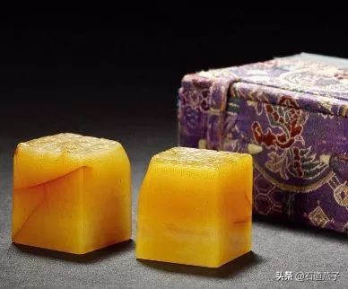 真品田黄及田黄冻石图片大全,天价田黄石及国宝田黄一览