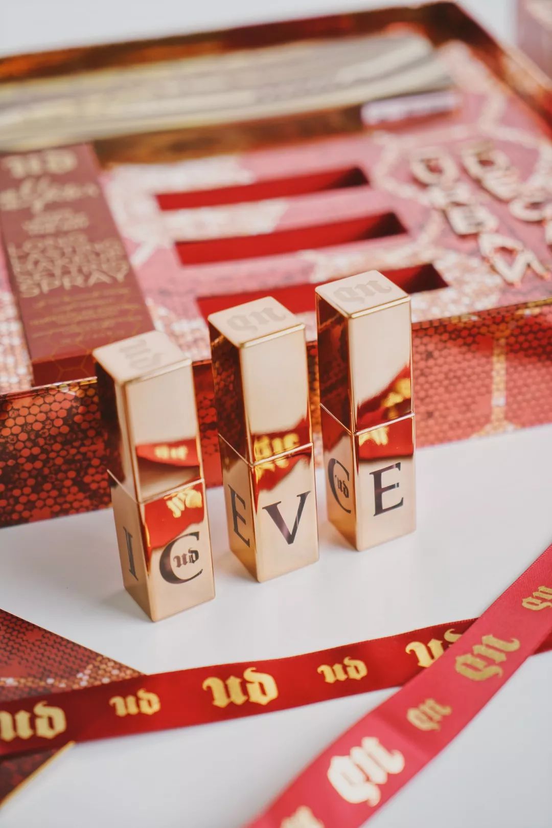 一千块防脱洗发、卸妆行李箱、油痘皮护肤、本月爱用让你大饱眼福