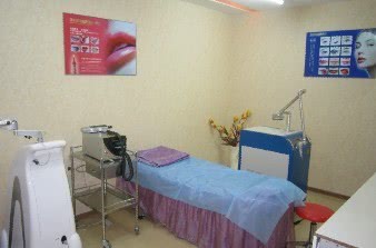 女性脸上暗黄有斑中药调理喝什么,中年女性脸上长斑用什么护肤品