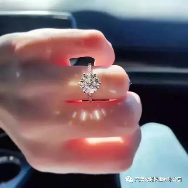 是莫桑钻值钱还是金刚钻值钱,莫桑石到底能不能叫莫桑钻