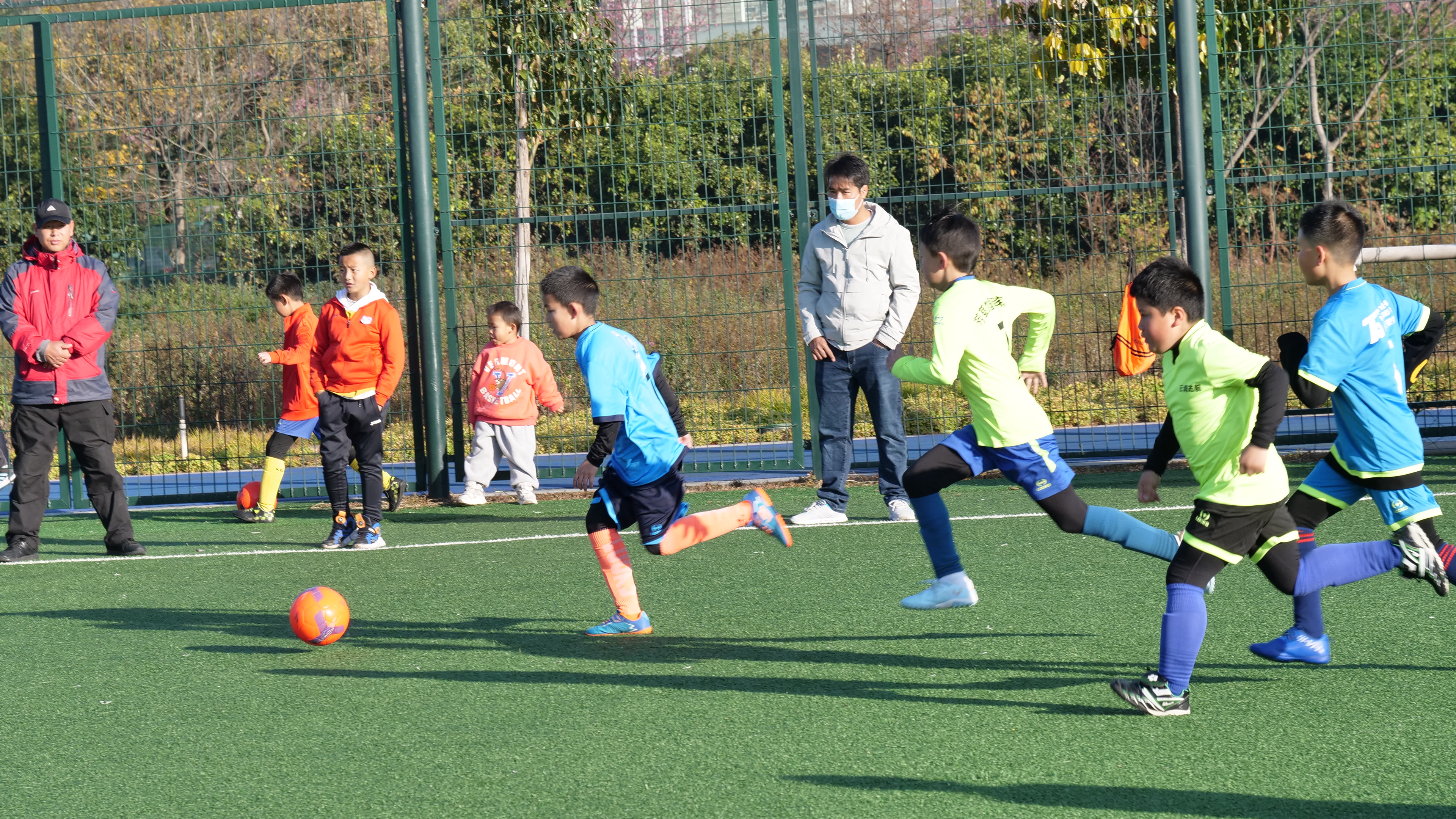 累了么科技待遇怎么样,助力青少年足球普及