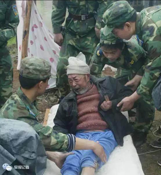 汶川地震十二周年如今依然泪目,汶川地震这些英雄值得被铭记