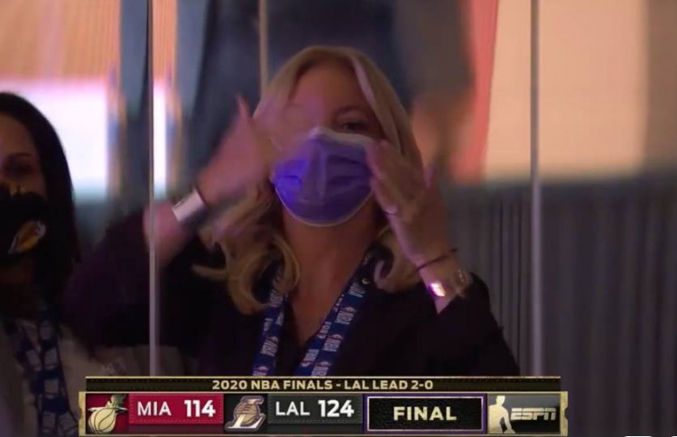 湖人库兹马詹姆斯,湖人2比0后詹姆斯评价库兹马