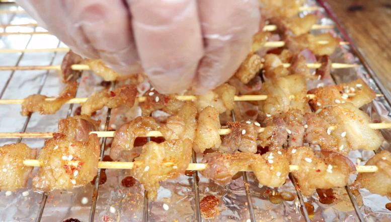 想吃羊肉串不用出去买教你在家做,想吃烧烤自助又不想自己动手