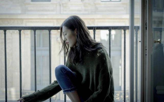 路人眼中的刘雯丑吗,刘雯年轻的照片曝光