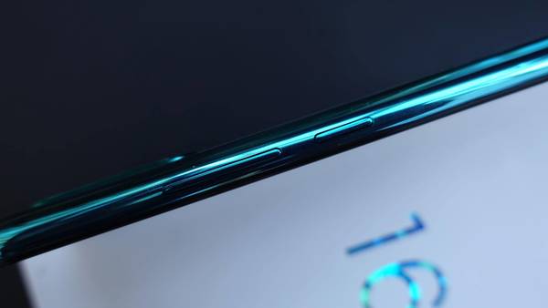 魅族16t:为娱乐而生诠释大屏美学,魅族16t正式发布对称全面屏